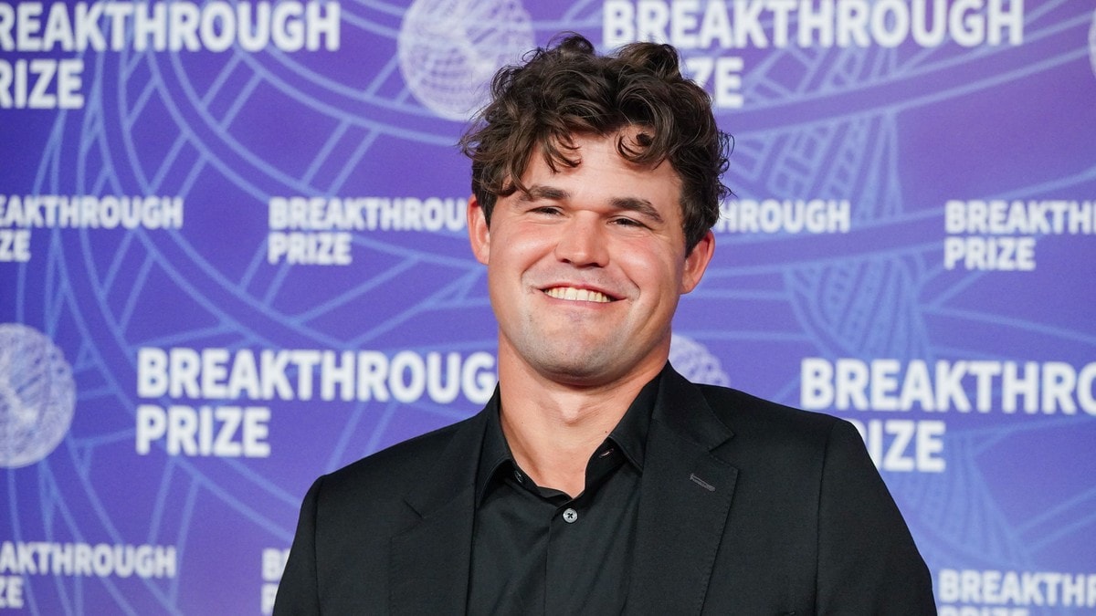 Magnus Carlsen til kvartfinale i Champions Chess-turnering