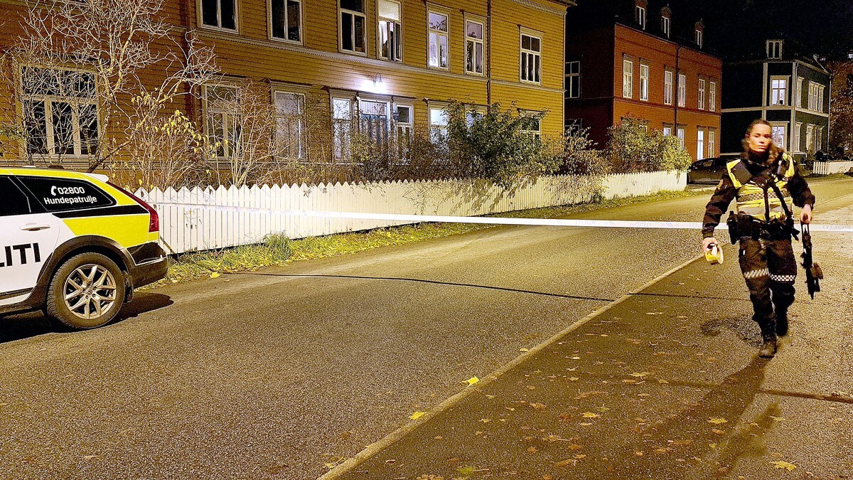 Politiet: Jagar gjerningsmann etter knivstikking i Trondheim