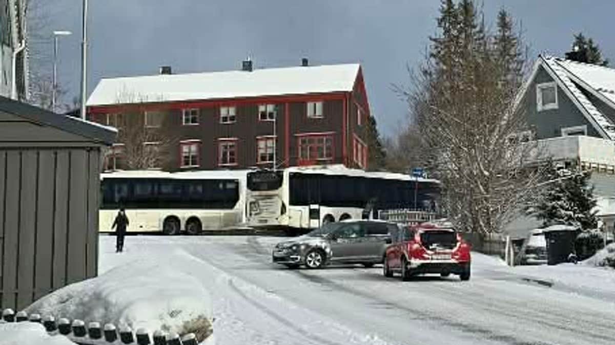 Kaos i Tromsø etter snøfall: – Bilene oppleves som rattkjelker