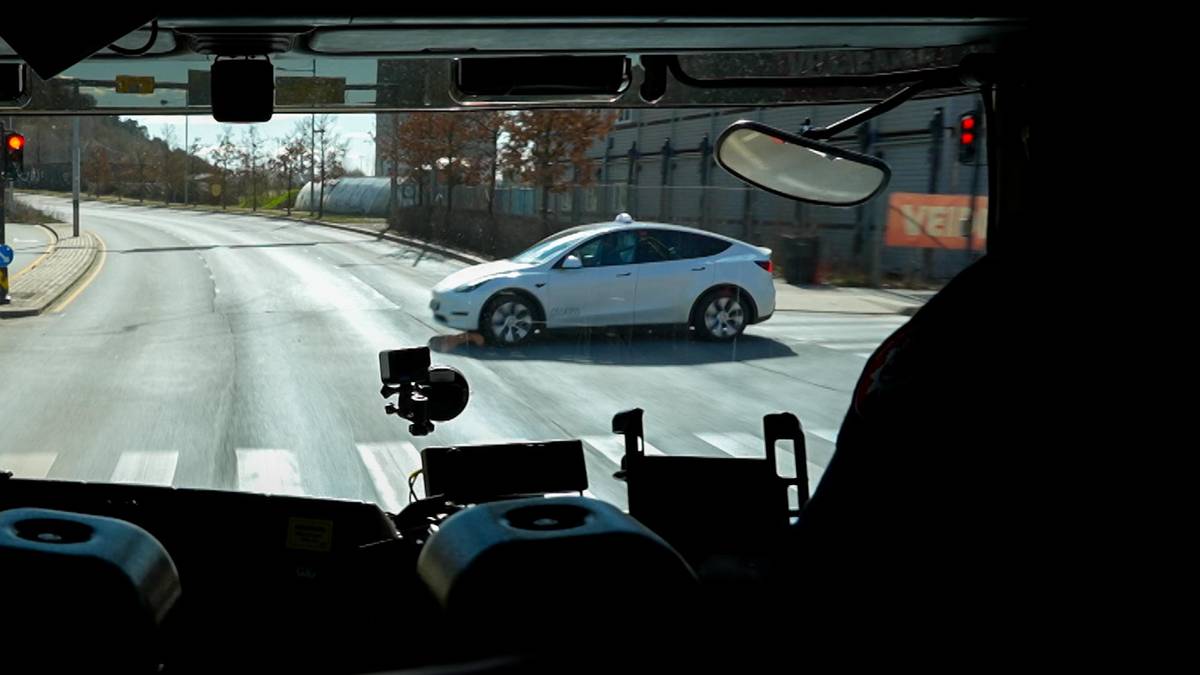 Her krasjer nesten brannbilen