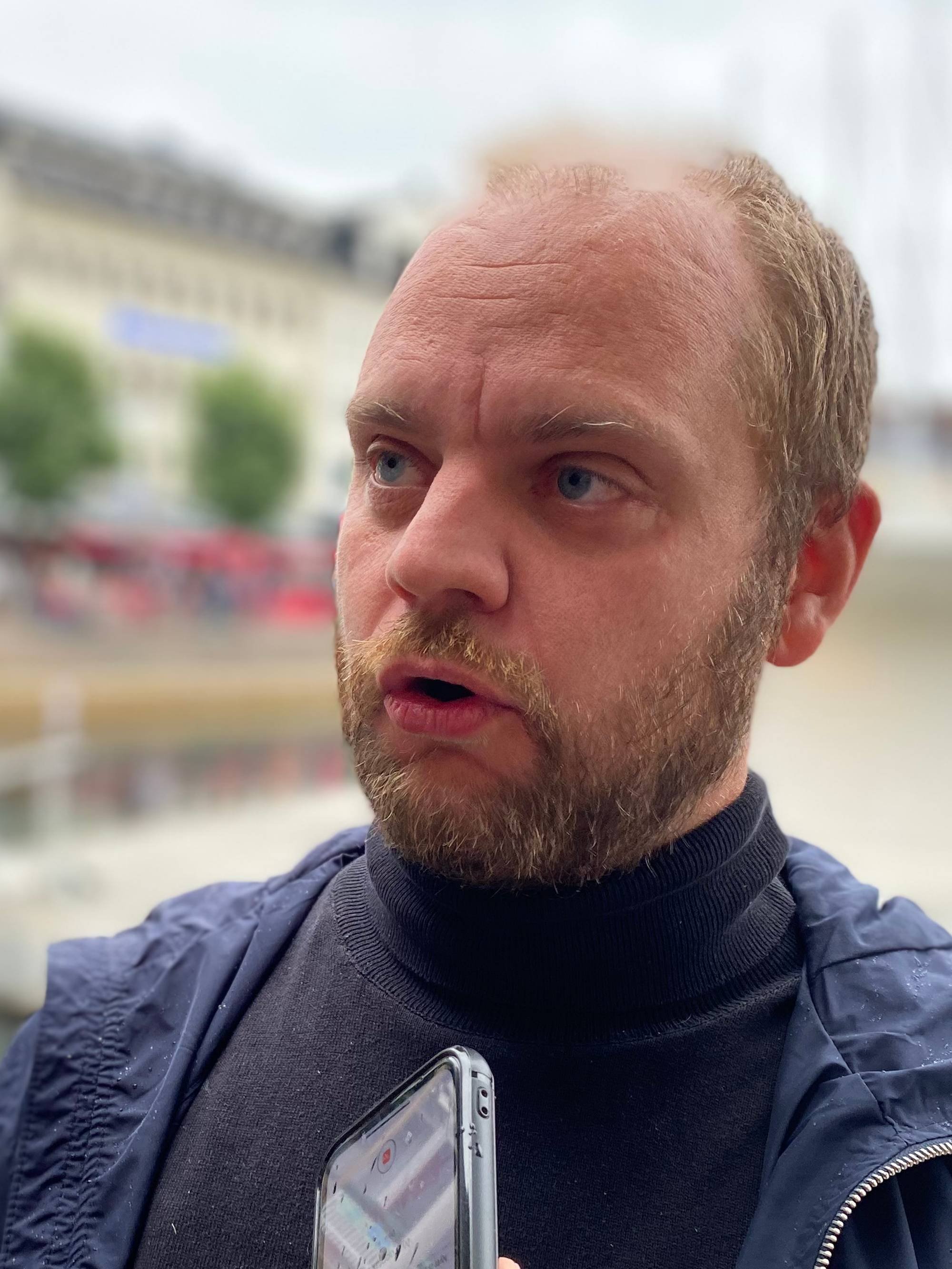 Rødt-politiker Mímir Kristjánsson åpner for å være hjemme fra jobb i ...