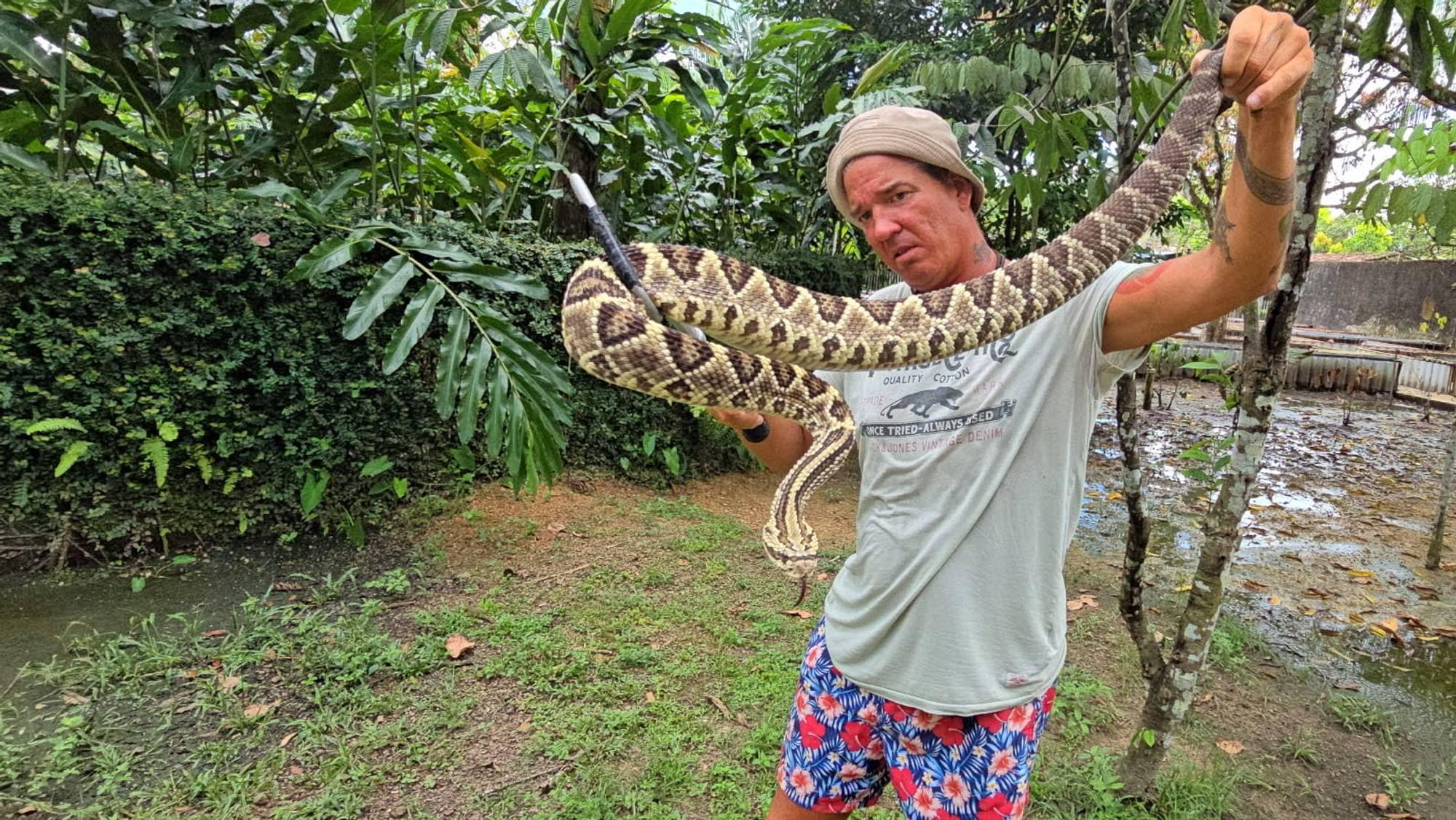 Bjørn Ormstad i Amazonas med slanger