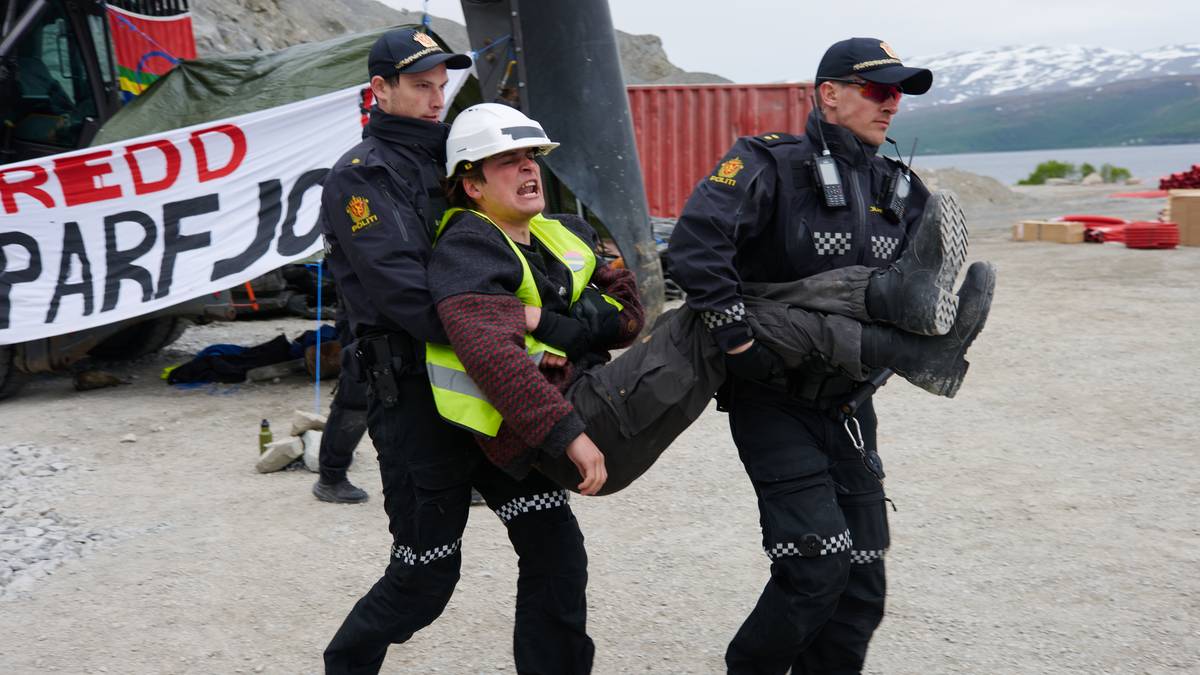 Nussir-aksjonistene har fått bøter på 88.000 kroner – politiet trekker dem tilbake
