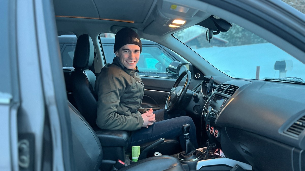 Rekordfå unge stilte til val i fjor: Vemund (19) gjekk mot straumen