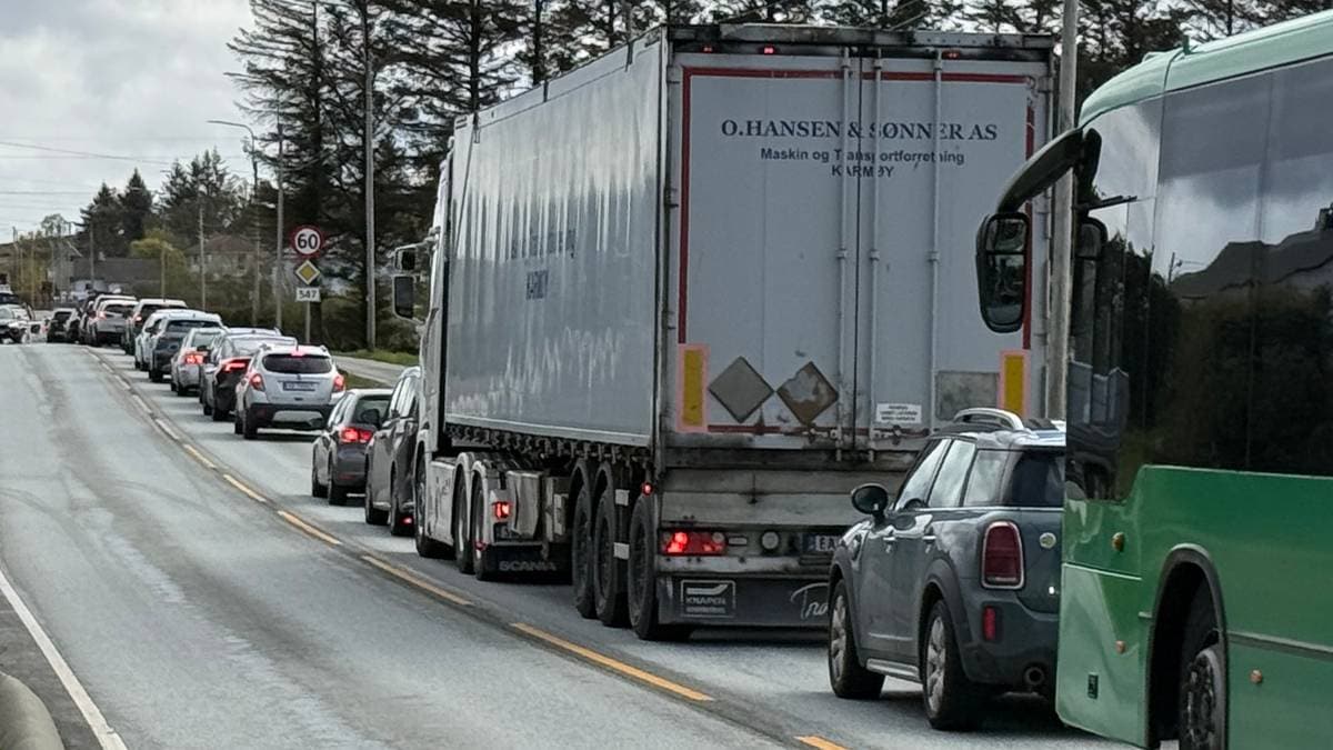 Alvorlig trafikkulykke i Karmøy – luftambulanse på vei