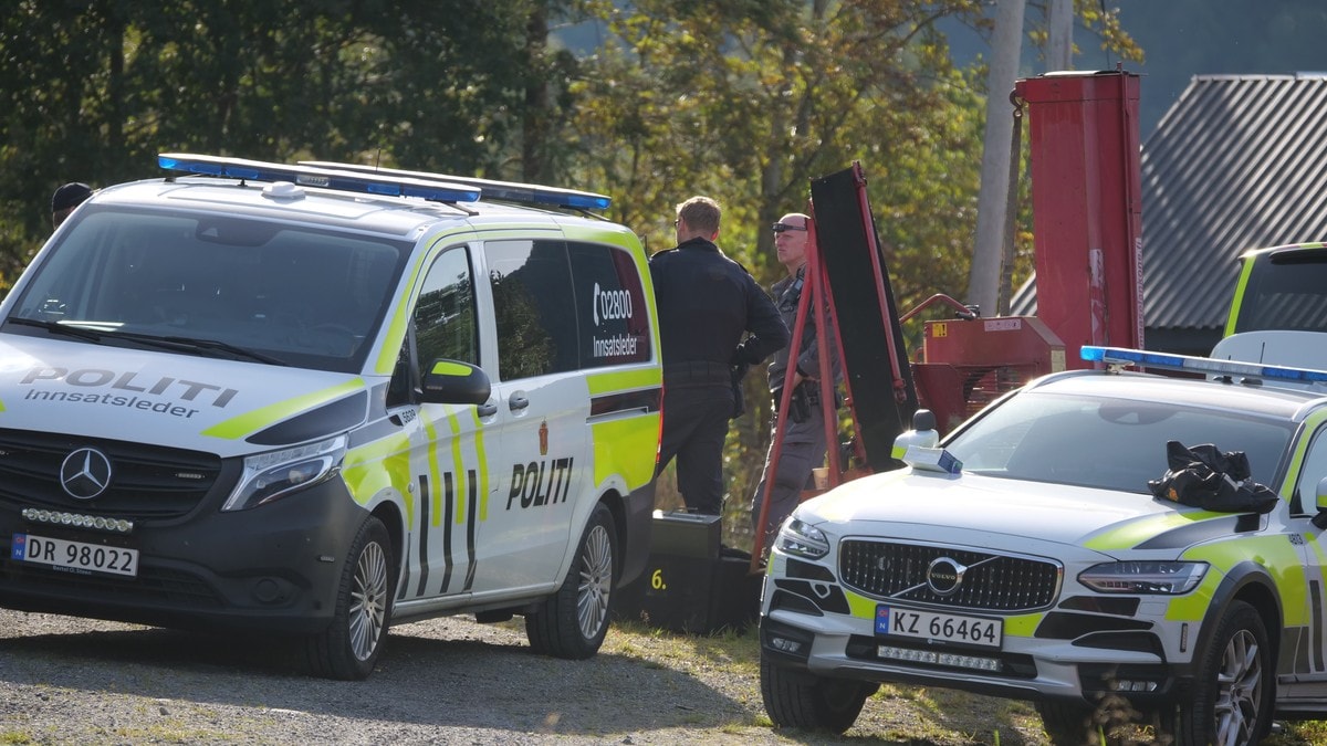 Bombegruppa har rykket ut: Mistenker at mann har laget våpen