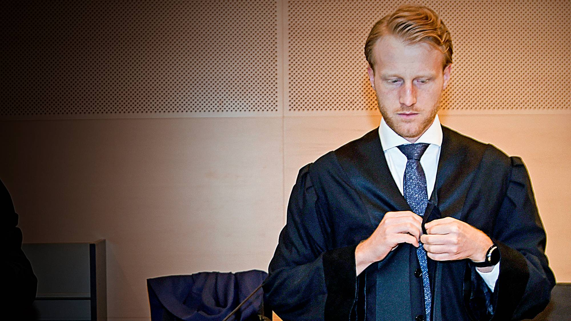 Tromsø 20190313.
I dag starter rettssaken i Nord-Troms Tingrett i den såkalte Sjøvegan-saken, der Marie-Louise Bendiktsen ble funnet drept for 20 år siden. Tiltalte nekter straffeskyld. Her er tiltaltes forsvarere advokat Alexander Rydberg Greaker (t.v) og advokat Daniel Sannerud Storrvik.
Foto: Rune Stoltz Bertinussen / NTB scanpix