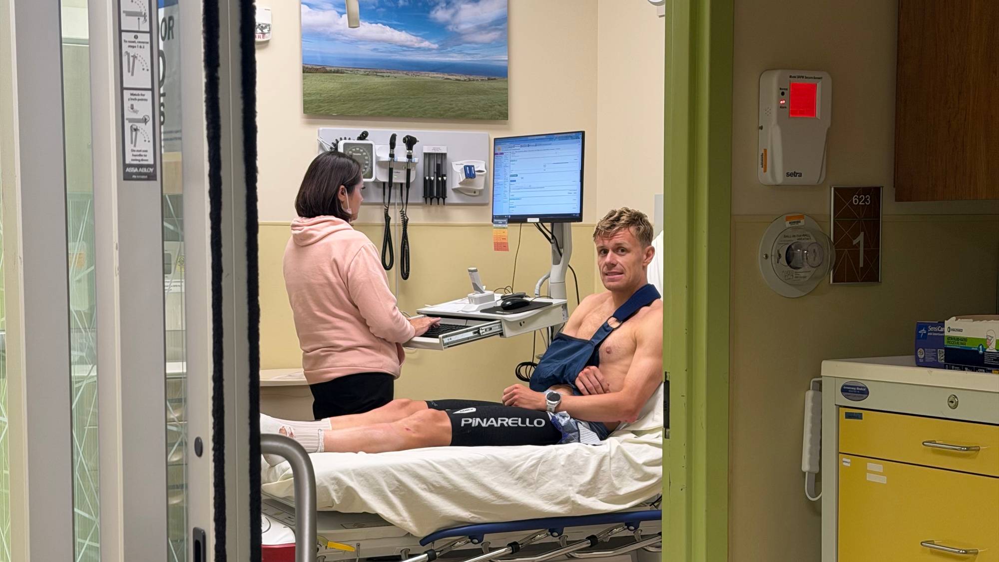 Triatlet Casper Stornes på sykehus etter den stygge velten på Hawaii.