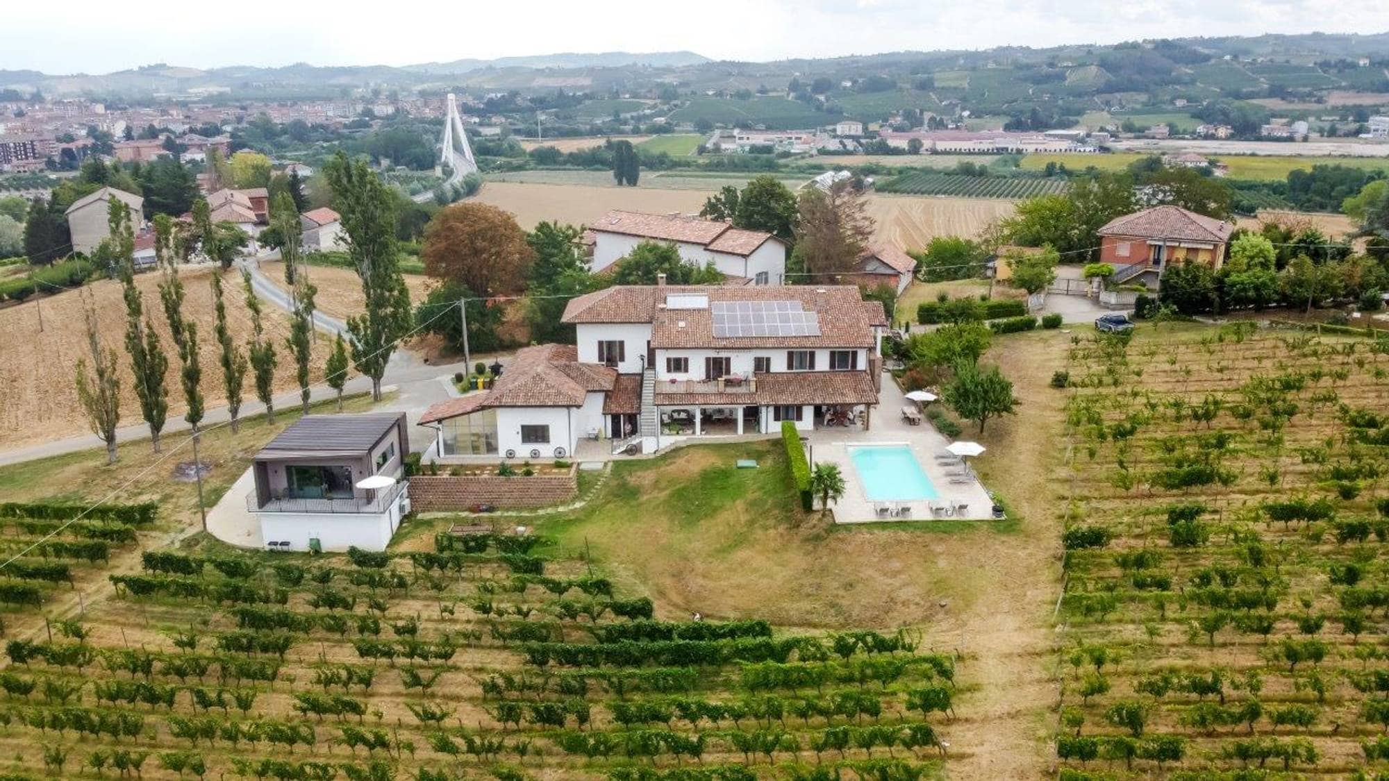 Oversiktsbilde av vingården Cascina Collina 