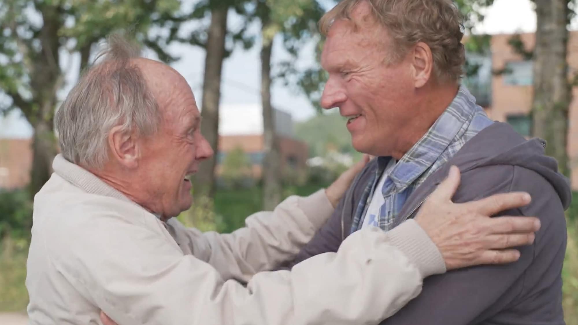 Ny Ellingfilm spilles inn. Per Christian Ellefsen og Sven Nordin holder rundt hverandre