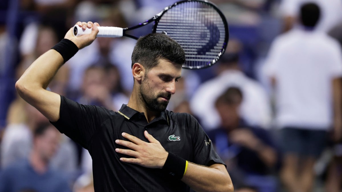 US Open: Djokovic tok seg videre tross ryggsmerter