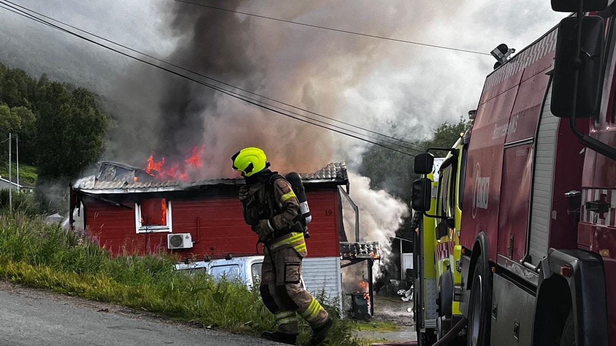 Boligbrann i Lyngen: – Huset står ikke til å redde