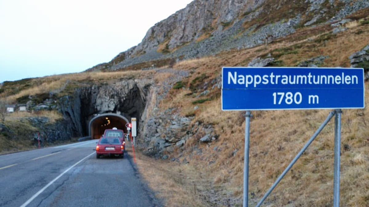 Nappstraumtunnelen blir nattestengt i en måned