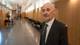 Foto: Håvard Axel Kator / NRK Ein mann i dress.