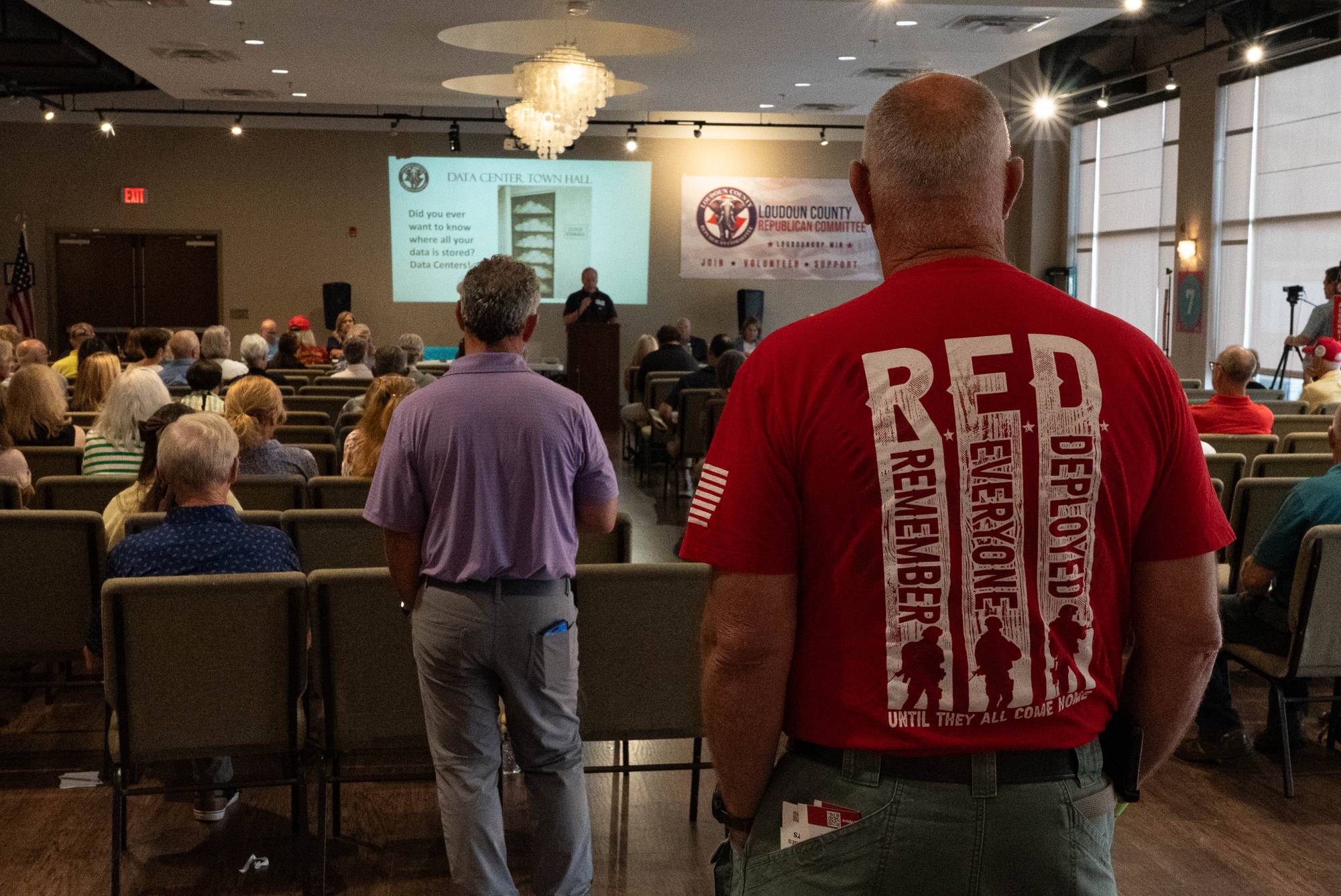 Folkemøte om datasenter i regi av Loudoun County Republican Committee nord i Virginia. 