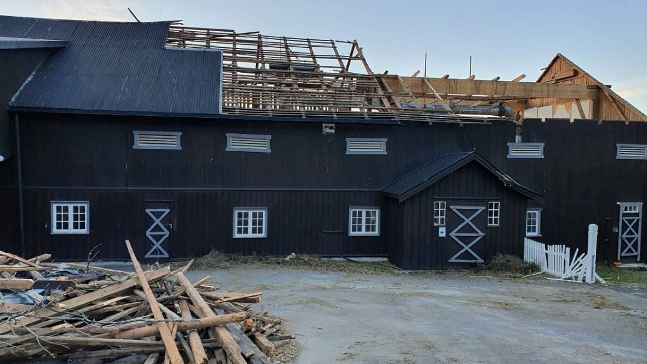 Ødeleggelser etter uværet.