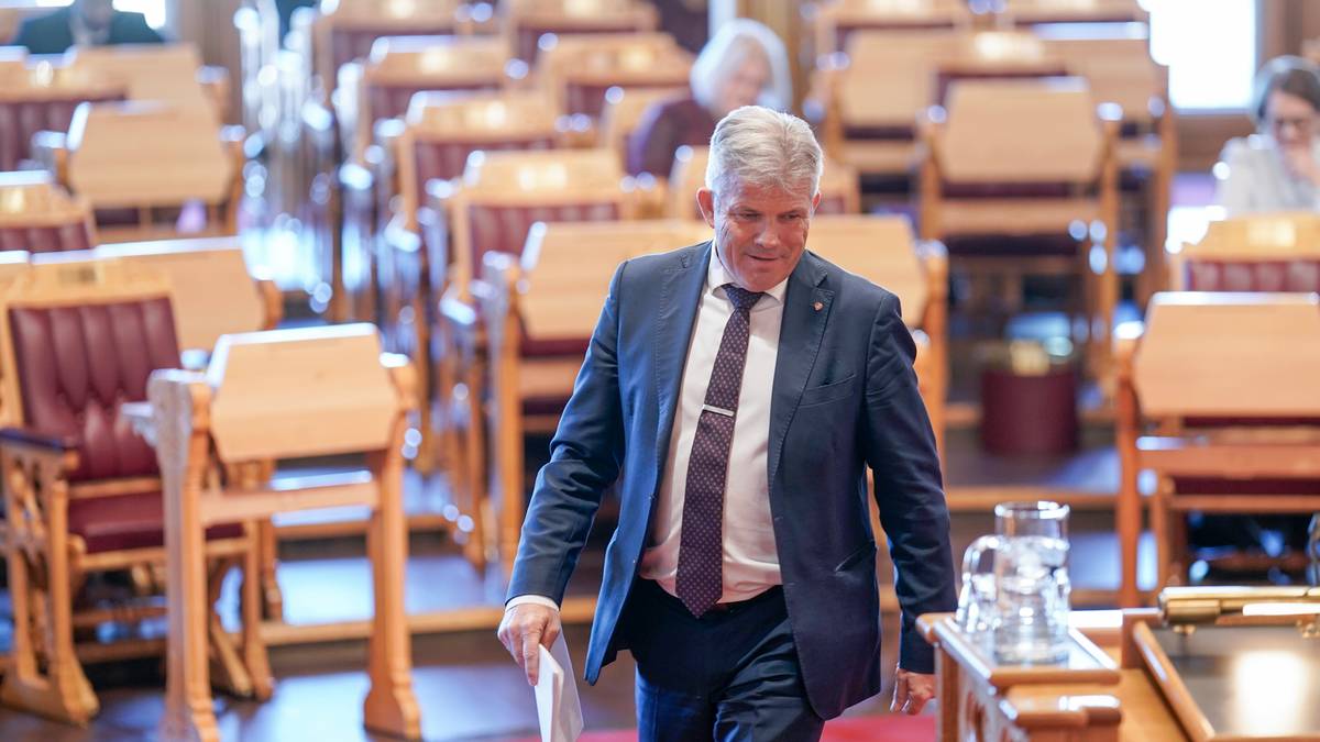 Bjørnar Skjæran måtte svare for seg om kommuneøkonomien