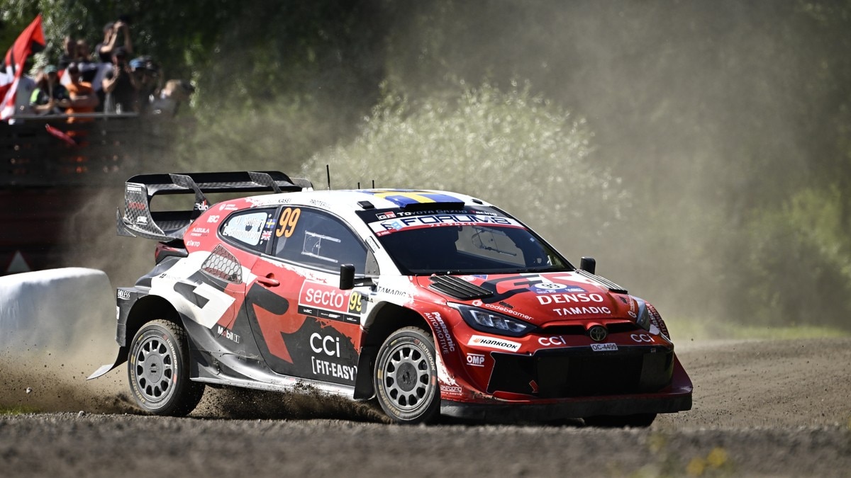 Solberg på pallen i Rally Finland – fikk medisinsk tilsyn etter brutal landing