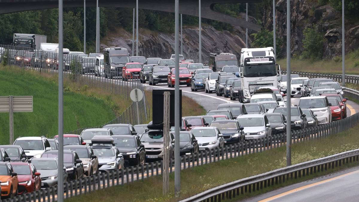 Trafikktrøbbel på E18 og E6: – Lange køer