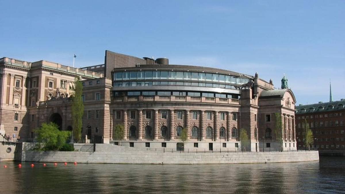 A member of the Riksdag is blamed for sending a nude video to women – NRK Urix – Foreign news and documentaries