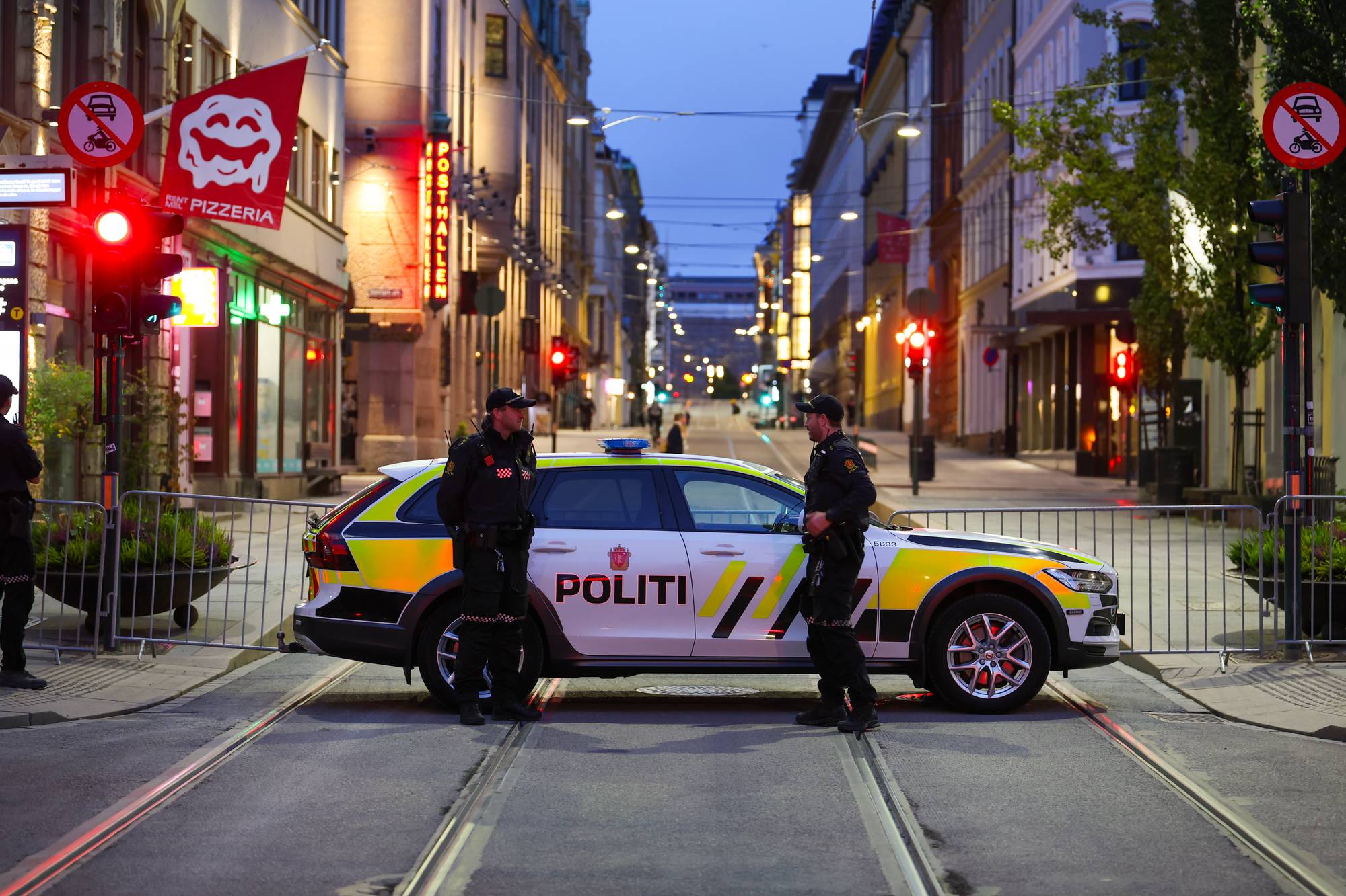 Klokken 6 onsdag morgen ble store deler av Oslo sentrum stengt av i forkant av kong Haralds gravferd. Skal man inn i det avsperrede området, må man gjennom ett av ti innslippspunkter.