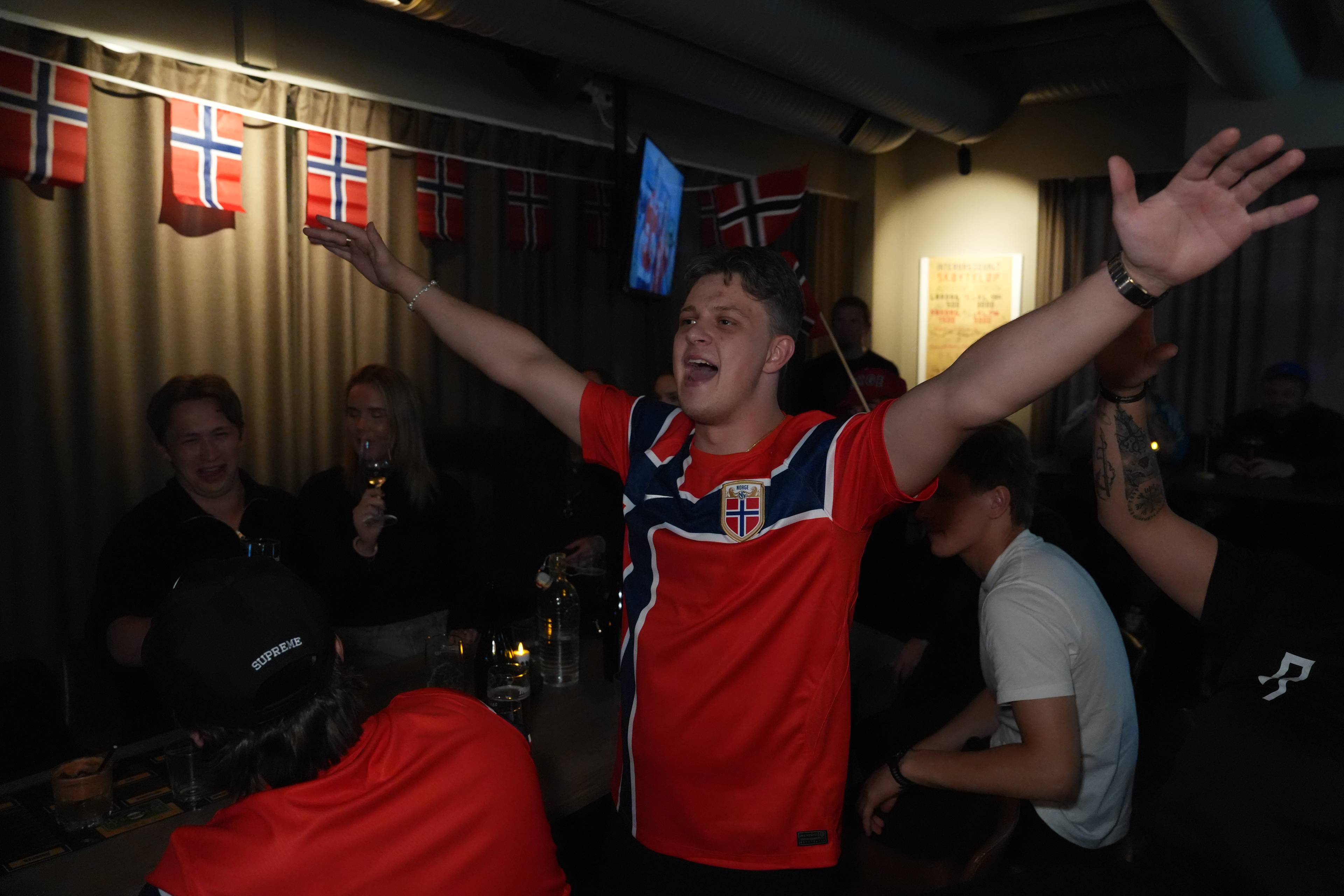 en person som jubler