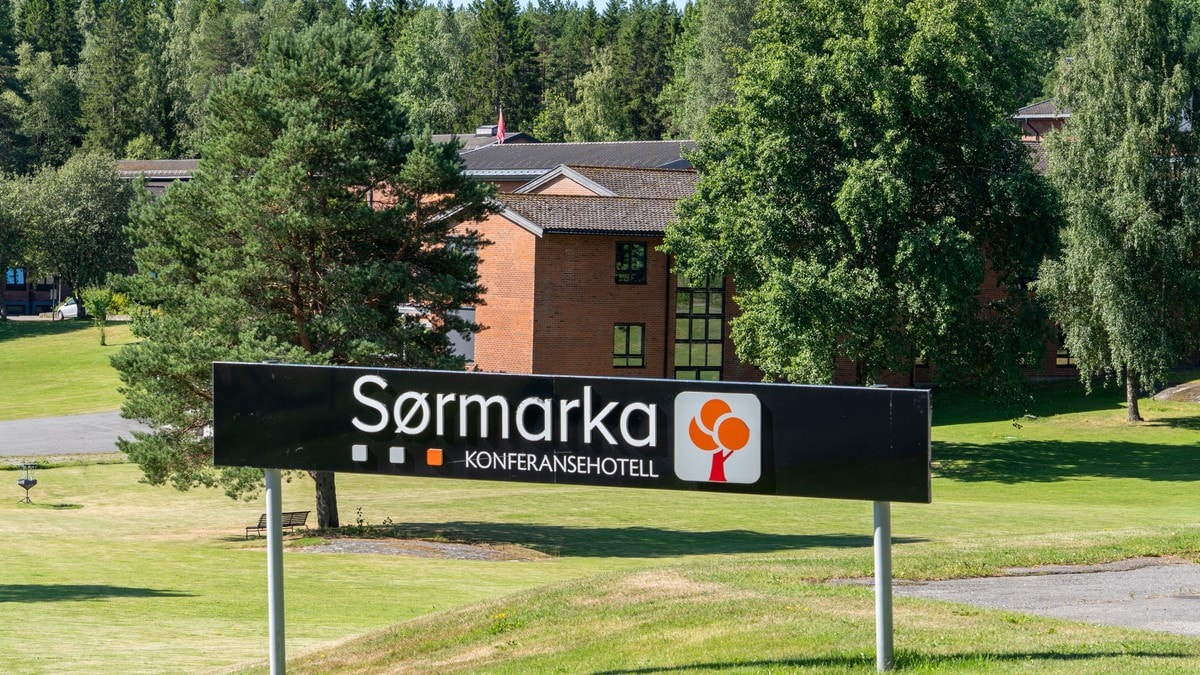 LO eier hotell med deltidsansatte: Startet nylig å følge regler de selv har kjempet frem