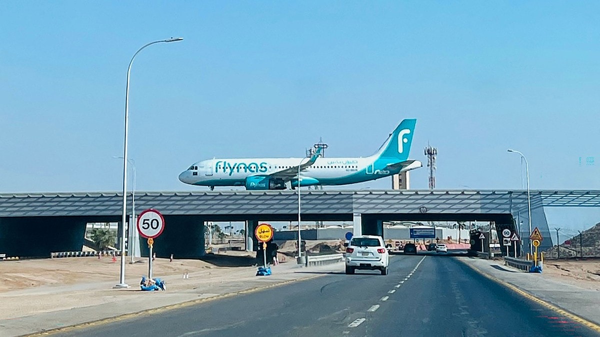 Tre drept og 36 skadd i flyplass-angrep i Saudi-Arabia