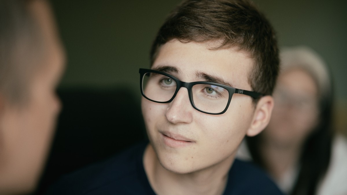 Philip (16) skulle bare ta elsparkesykkelen, men nå lærer han å gå på nytt