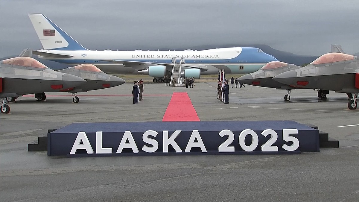 Trump og Putin er på plass i Alaska
