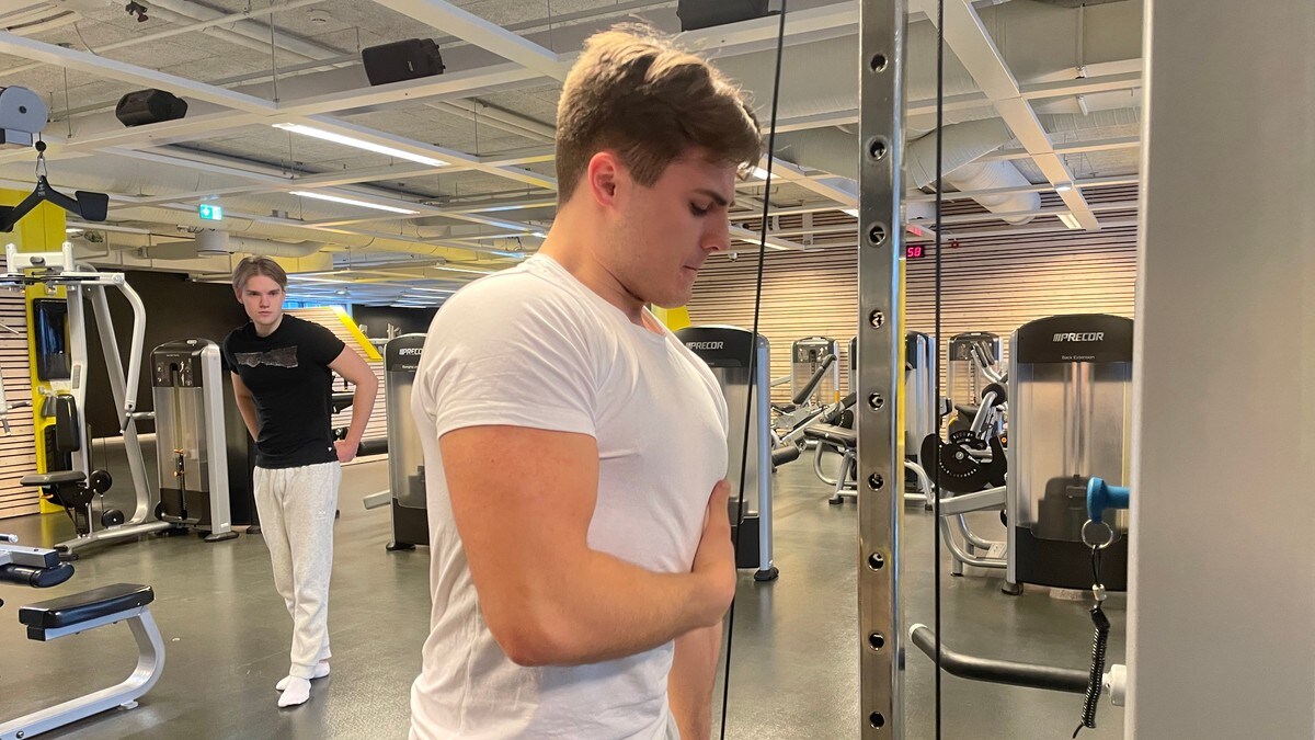 Oliver (21) kasta opp av treningstrenden pre-workout