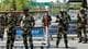 Foto: AFP Indiske grensestyrker ved stengt grense