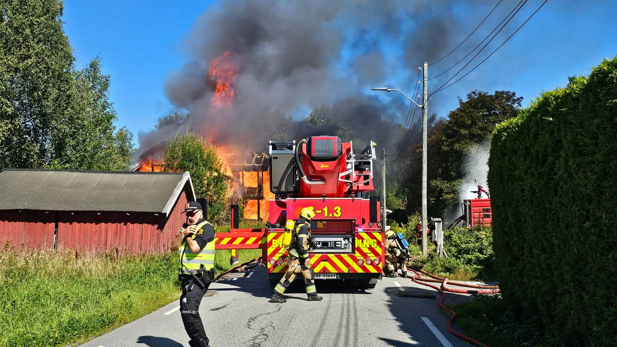 Kraftig bygningsbrann i Nordre Follo