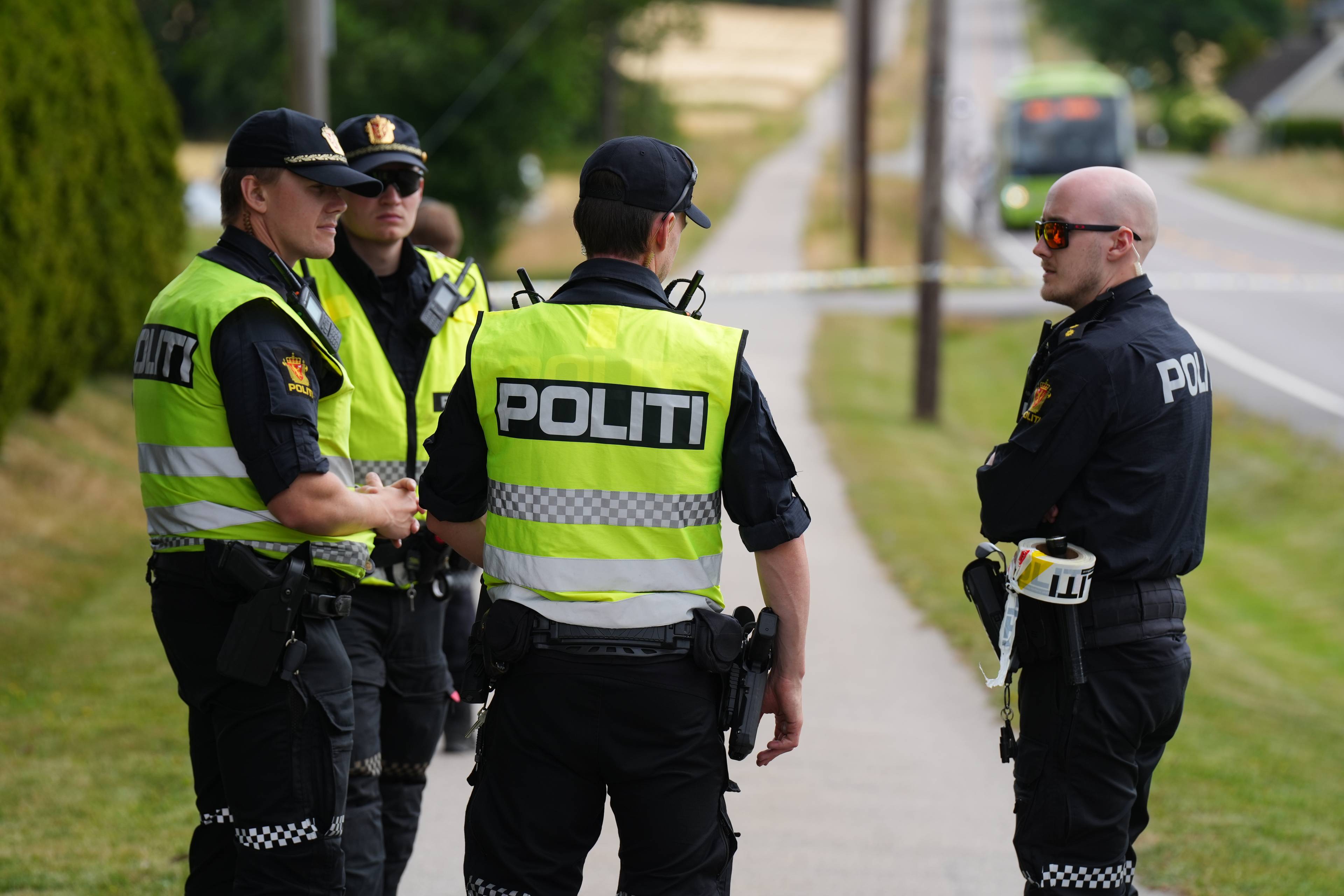 Politifolk står samlet