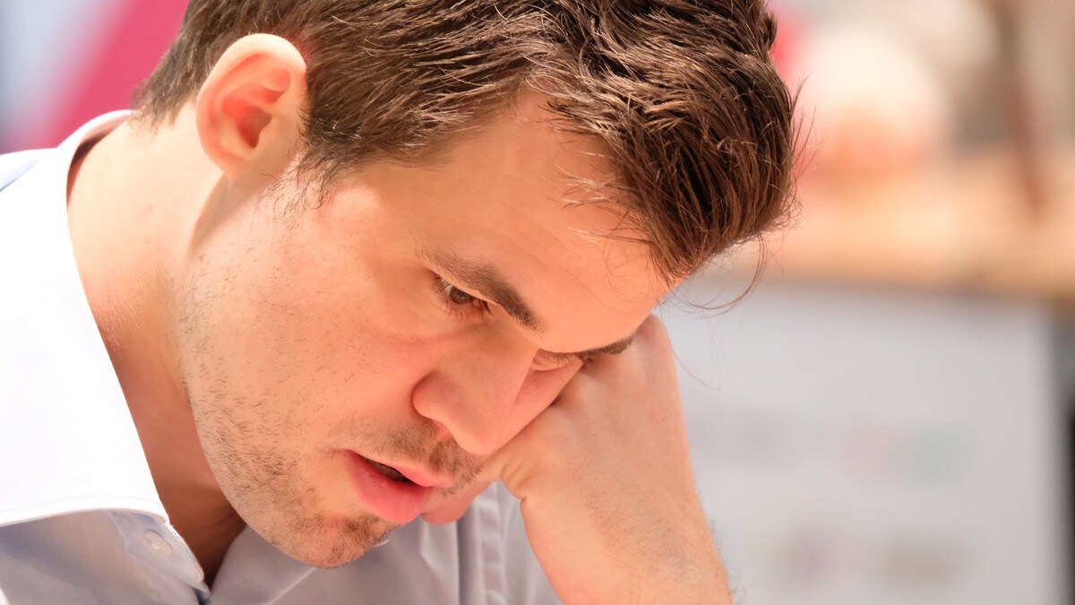 Carlsen åpnet med remis i Nederland
