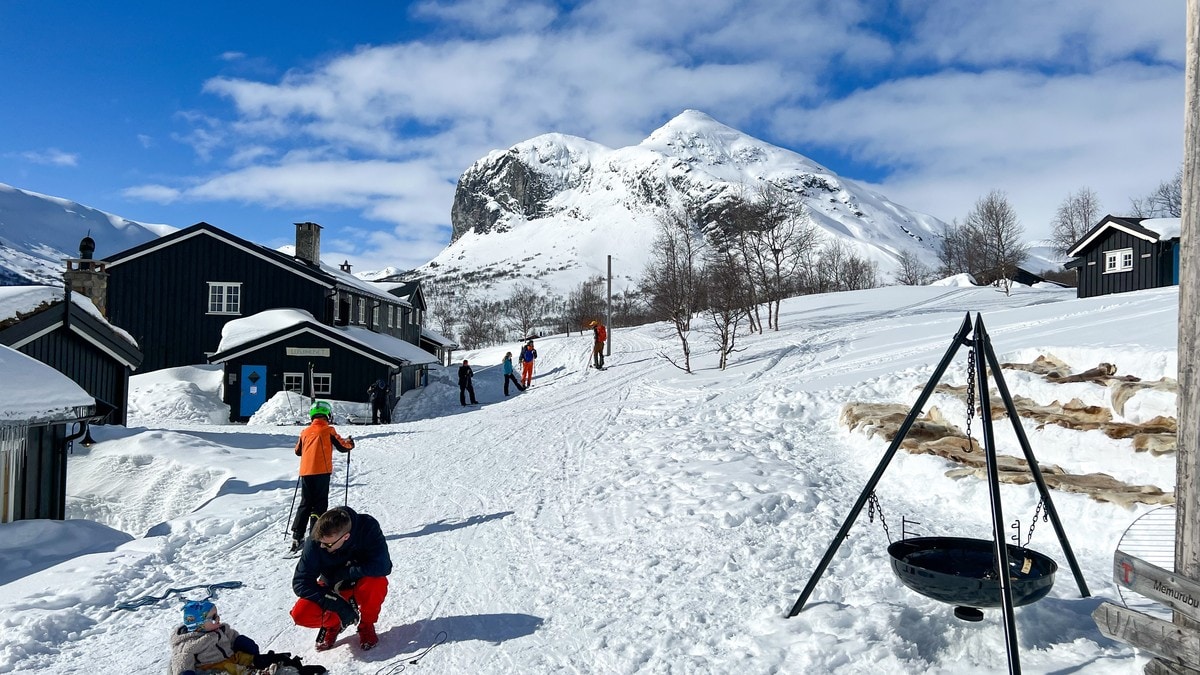 Fleire kjende turisthytter opnar ikkje etter snømangel