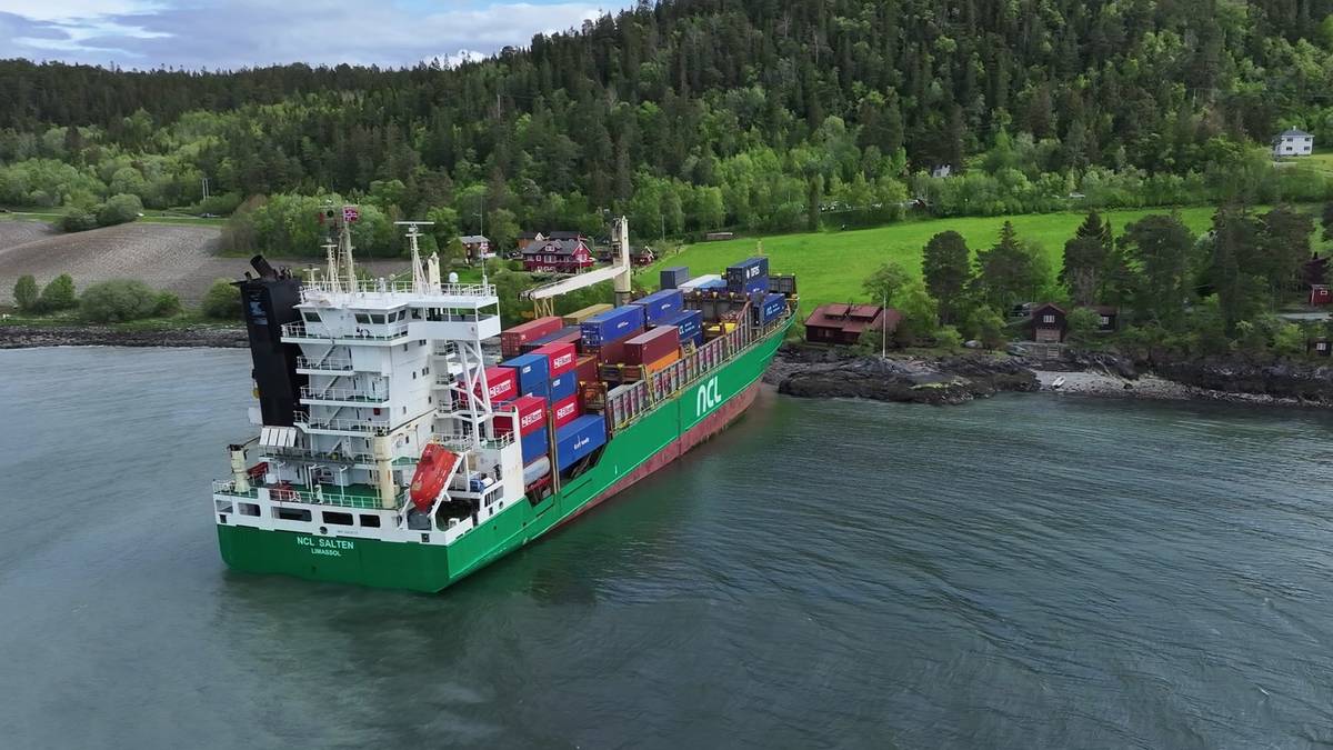Usikker på når de kan fjerne containerskipet i Trondheim