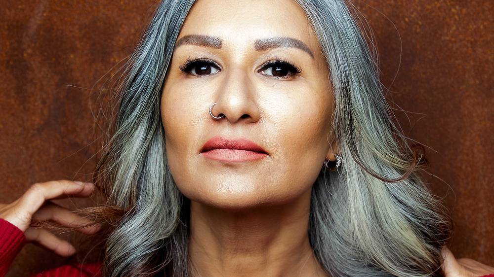 Abid Rajas søster med ny bok: Fortel for første gong om eit liv med ...
