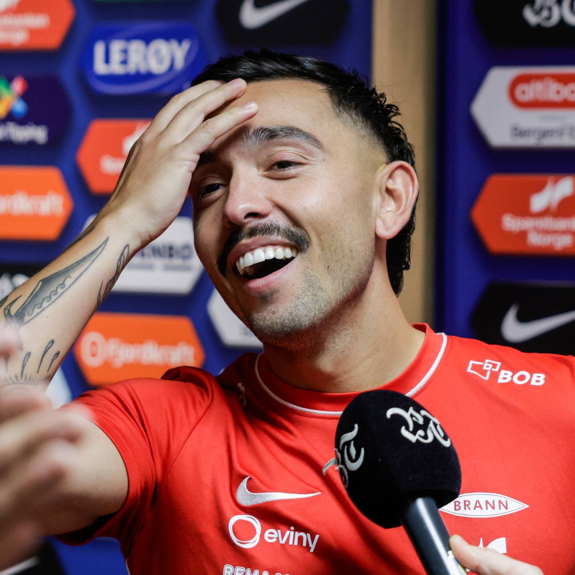 Branns Niklas Castro i mixed zone etter eliteseriekampen i fotball mellom SK Brann og Rosenborg BK på Brann stadion.