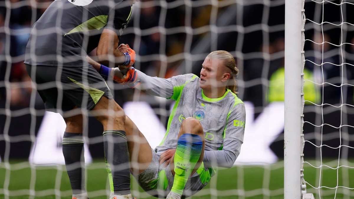 Haaland smalt i stolpen da Manchester City tapte mot Aston Villa