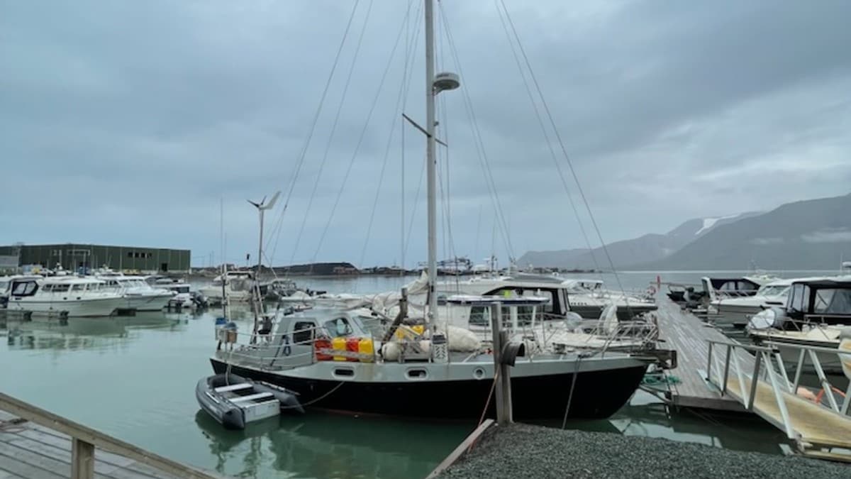 Mann meldt savnet mellom Troms og Svalbard: Søker med tre redningshelikopter