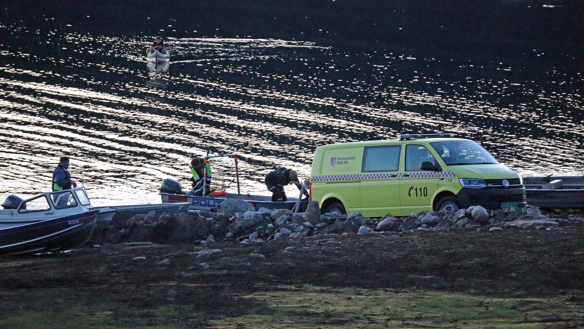 Levningene politiet fant i innsjøen kan være flere tiår gamle: – Dette er veldig sjelden