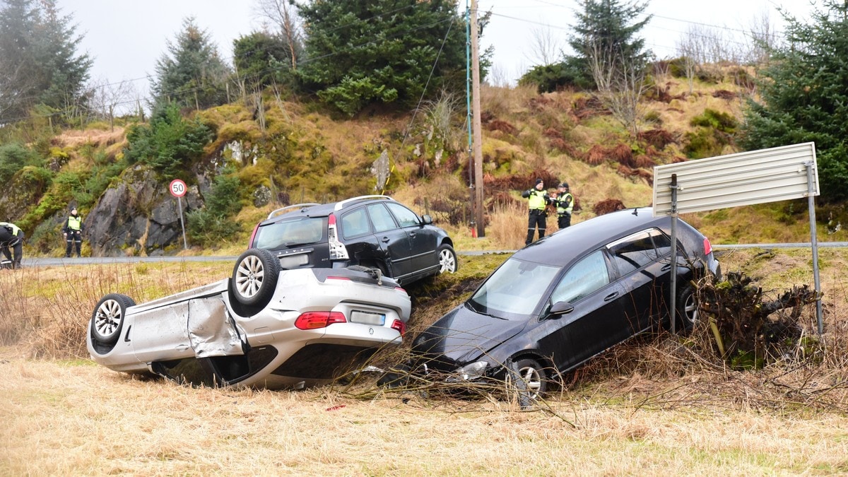 Glatte vegar i aust og vest – to alvorleg skadde i Halden