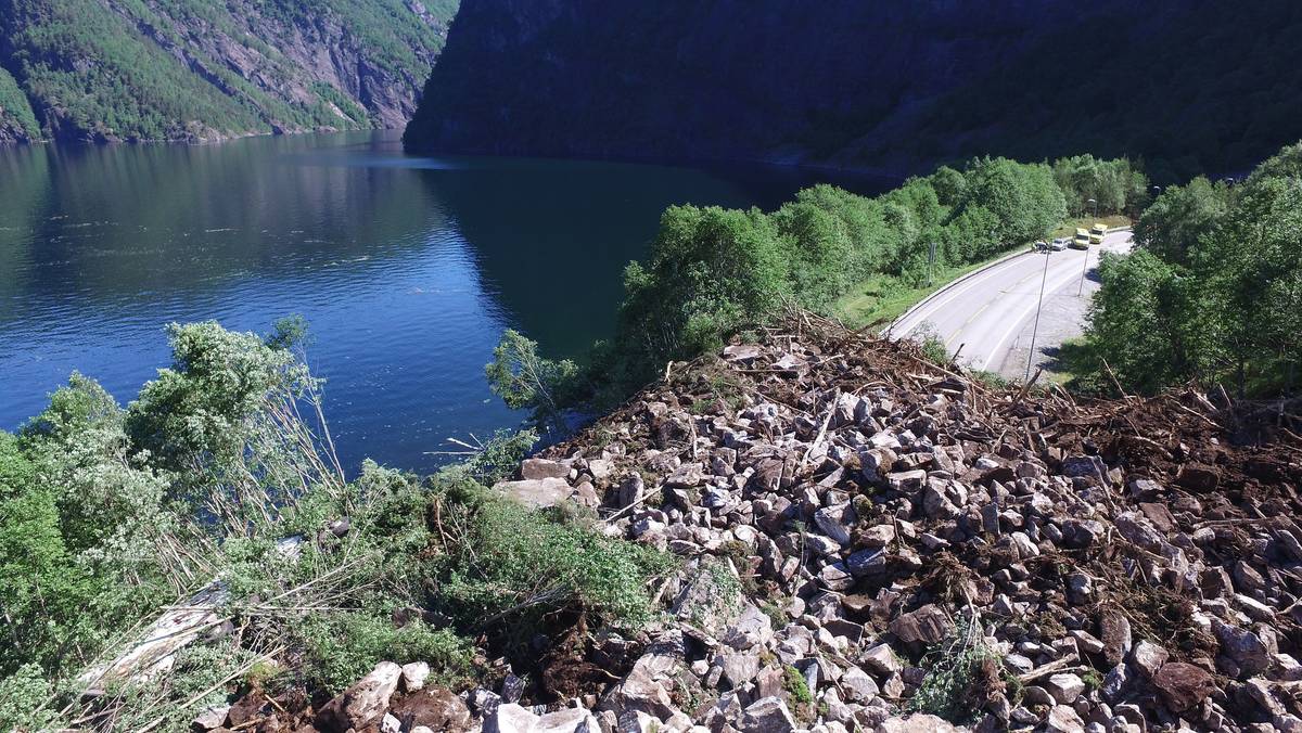 Steinras På E16 Ved Voss Siste Nytt Nrk 