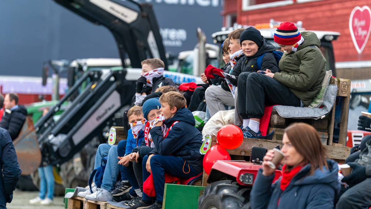 «Bondeklubben» gjer comeback i Eliten med traktortribune