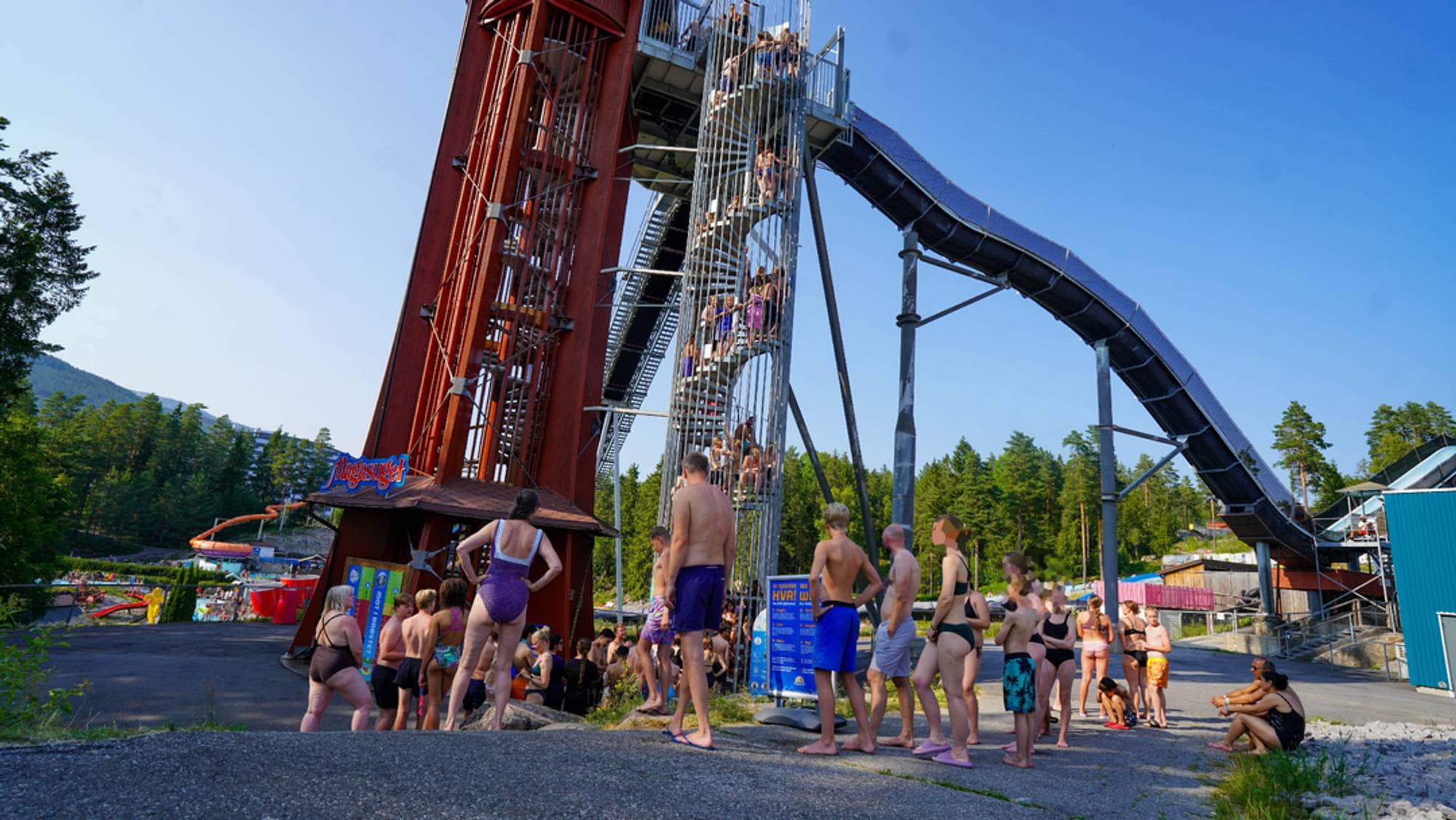 Mennesker i kø