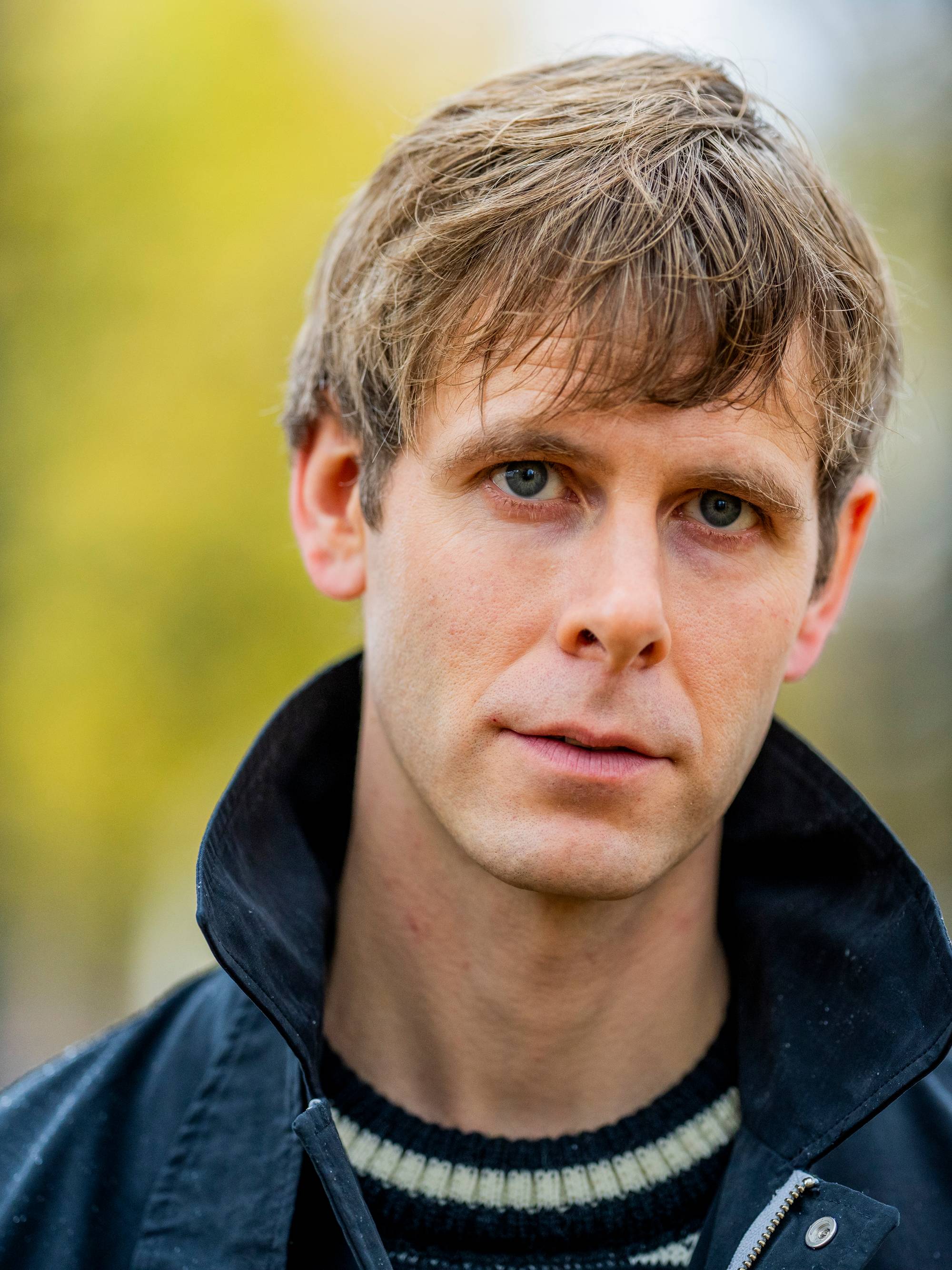 Oslo 20251022. Lars Vaular fotografert ved Jernbanetorget i forbindelse med sitt nye samarbeidsprosjekt med Sondre Lerche.