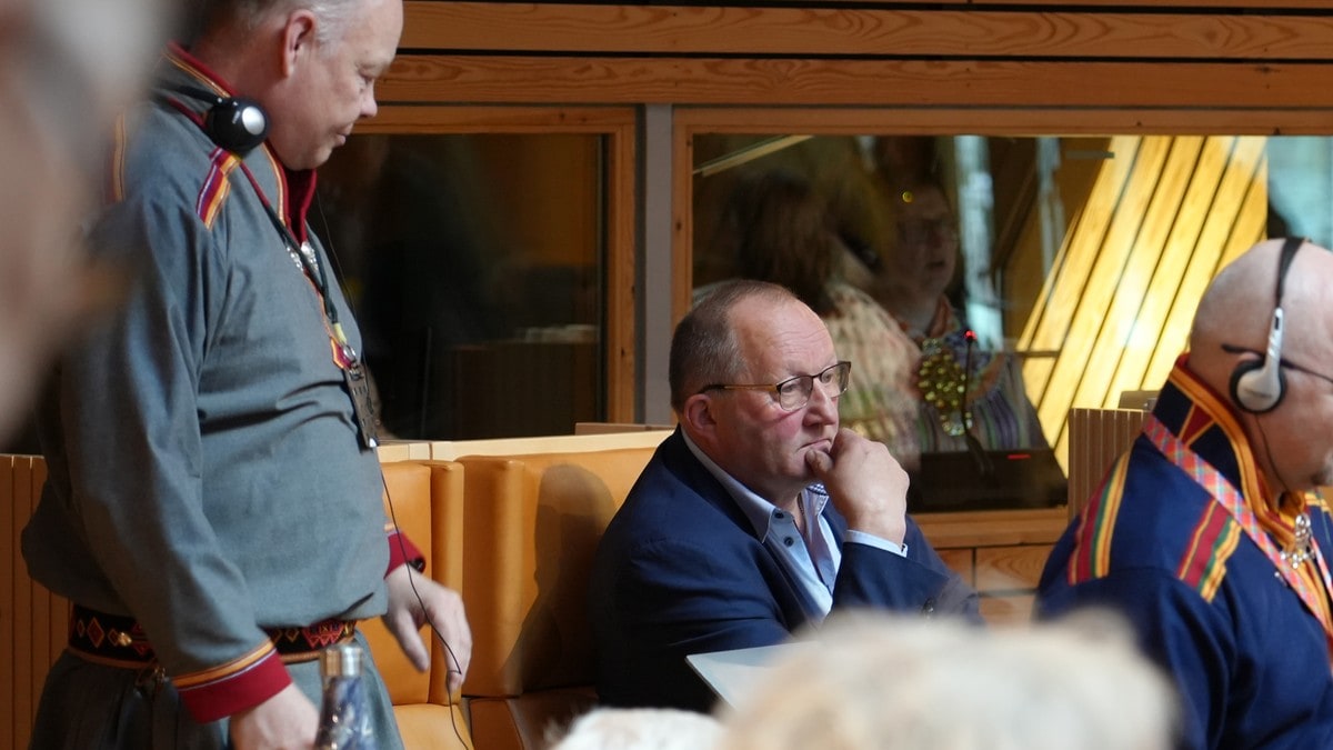 Foreslo å legge ned Sametinget