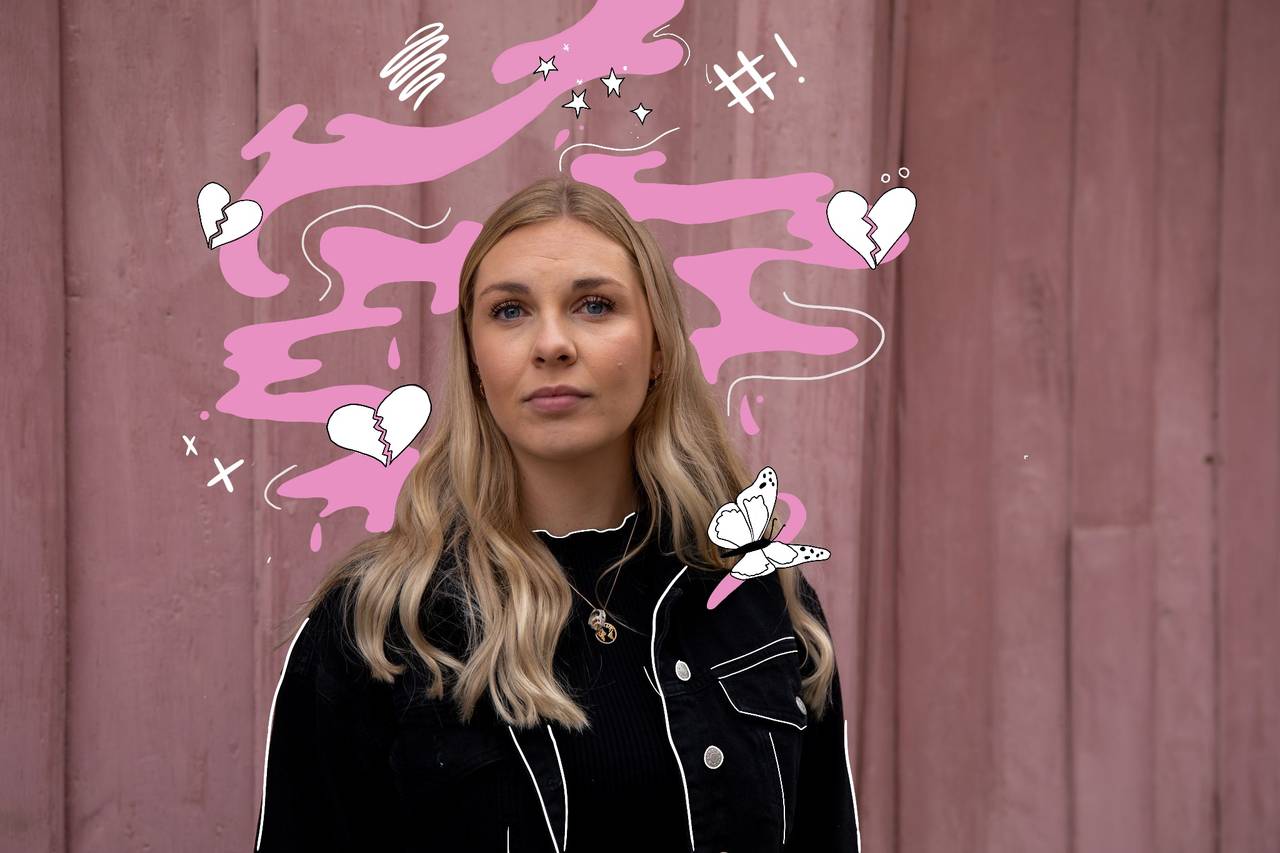 Sarah ser mot kamera, rundt henne er det illustrert masse følelser og kaos.