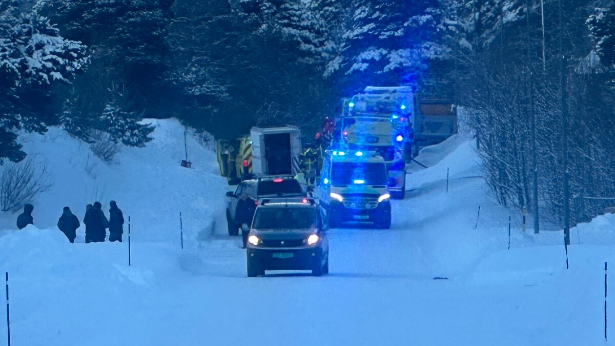 Brann i industribygg i Oppdal: En kjørt til sykehus